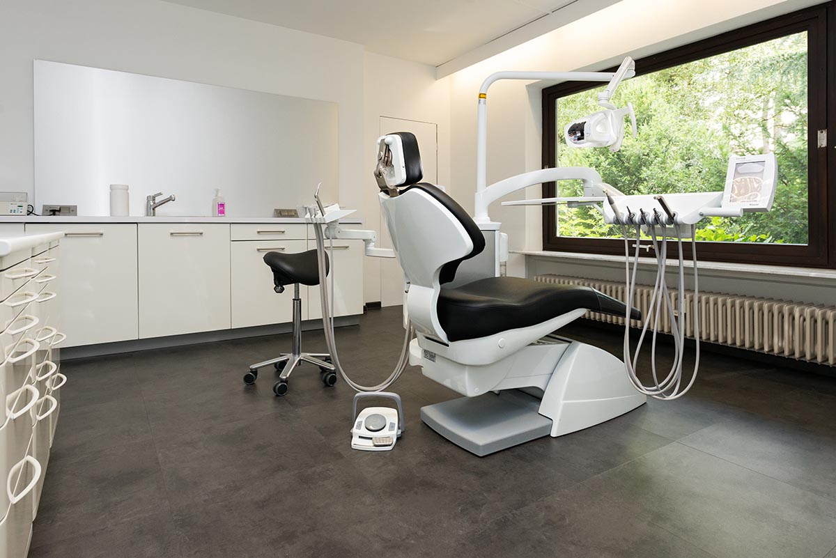 Zahnarzt Dr. Zipf Oftersheim, Behandlungszimmer 2
